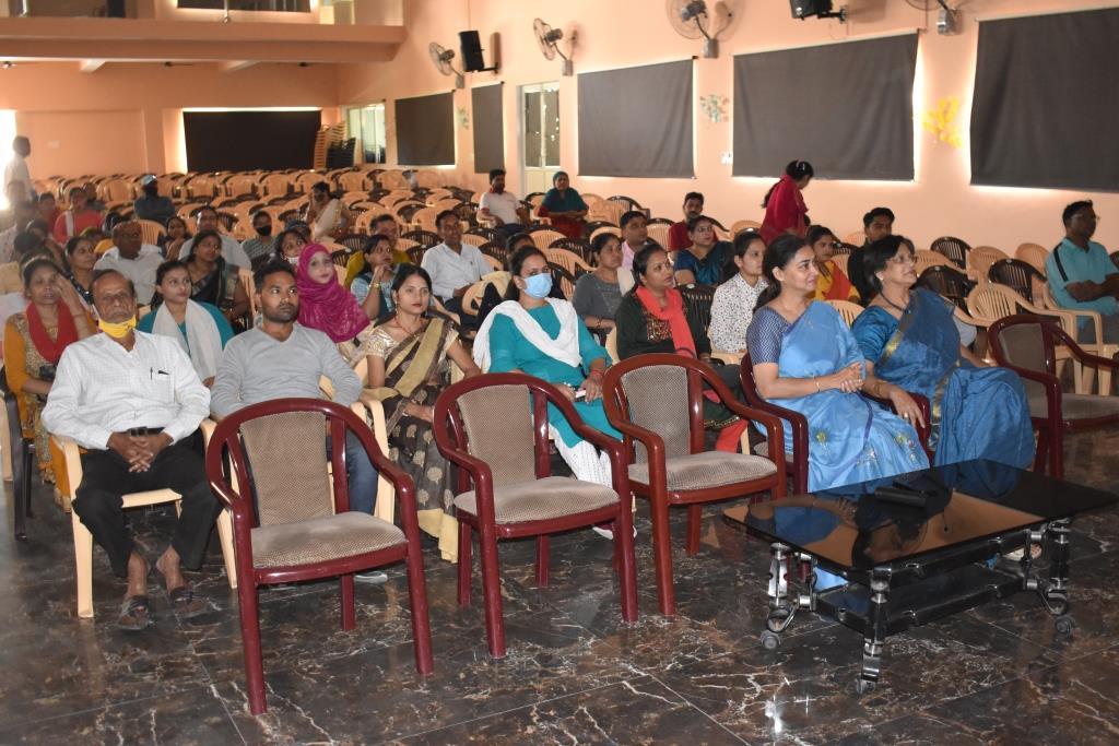Workshop on How to handle a teenager/adolescent